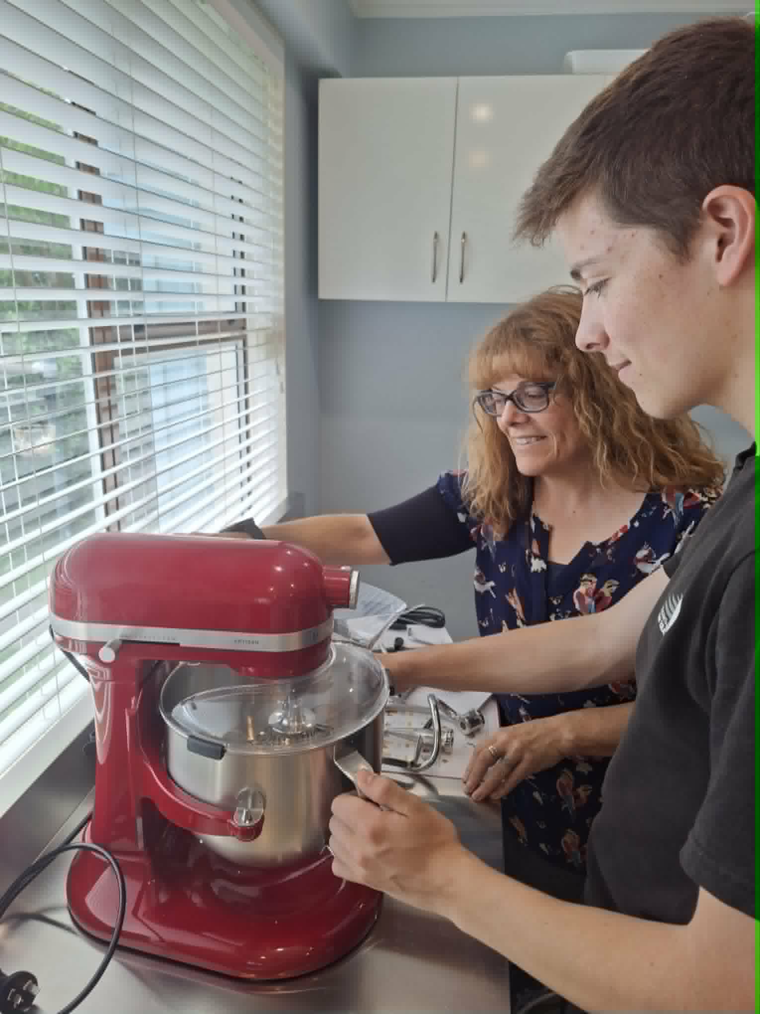 Geordie and Kersti in the kitchen